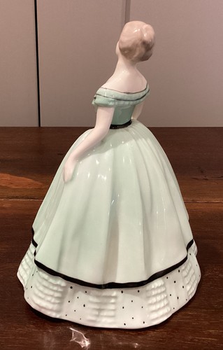 Vintage Coalport Figurine. Veronica. 5” Tall - Picture 6 of 13