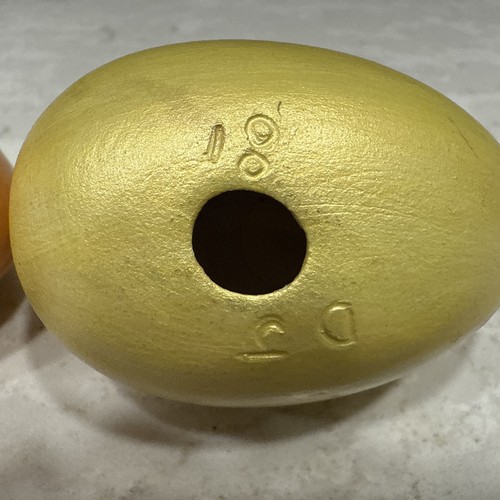 2 huevos de Pascua de cerámica pintados a mano vintage con flores de conejo corazón 1981 - Imagen 6 de 12