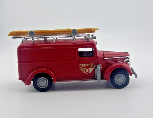 Vintage 1937 GMC Van Engine Co 9 Fire Truck Diecast Model Red Ladder Collectible - Picture 4 of 6