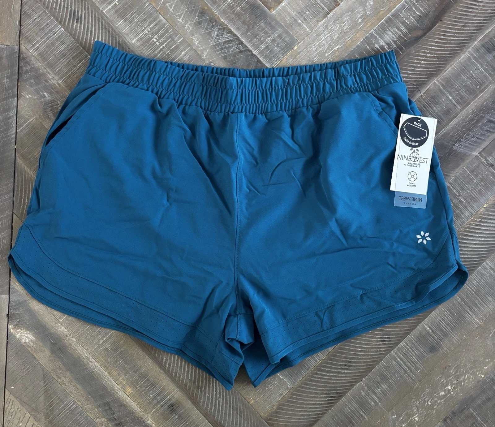 Nine West Active Athletic Shorts Size Large Elastic Waist Built-in Liner