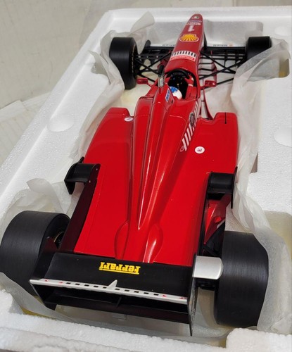 Minichamps Ferrari F1 1/12 Michael Schumacher Diecast Model Car - Picture 4 of 6