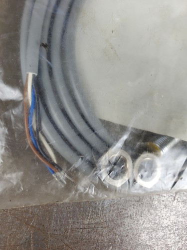 Turck Bi2-M12-VN6X Proximity Sensor w/ Cable -Brand New- Factory Sealed - Picture 5 of 7