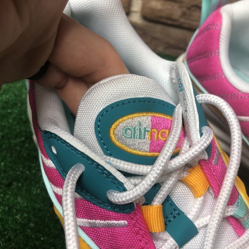 2019 WMNS Nike Air Max 98 Easter SZ 7.5 Spirit Teal Laser Fuchsia CI9897-301 - Picture 3 of 10