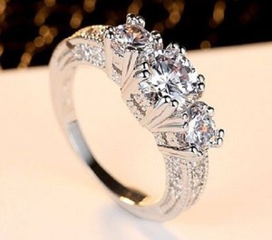 rings to gift girlfriend