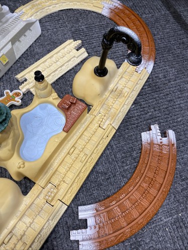 GEOTRAX Christmas In Toytown Set Toys R US Exclusive 2010 Set Parts/repair! - Picture 5 of 10