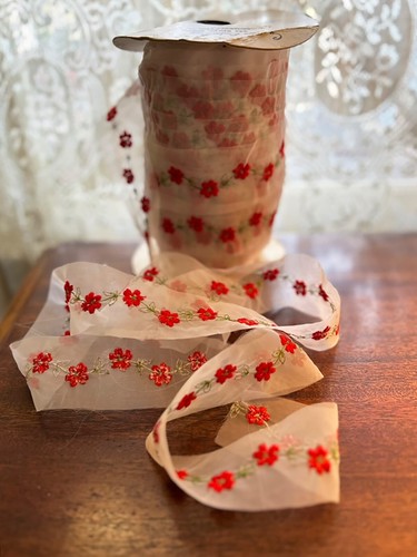 5 Yds Vintage 1980s 2" Embroidered Trim Red Lace Embroidered Flowers NOS on Bolt - Picture 1 of 2