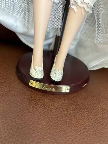 Disney Porcelain Princess Doll Bride Cinderella. 16" Tall Wedding Gown Brass Key - Picture 5 of 13