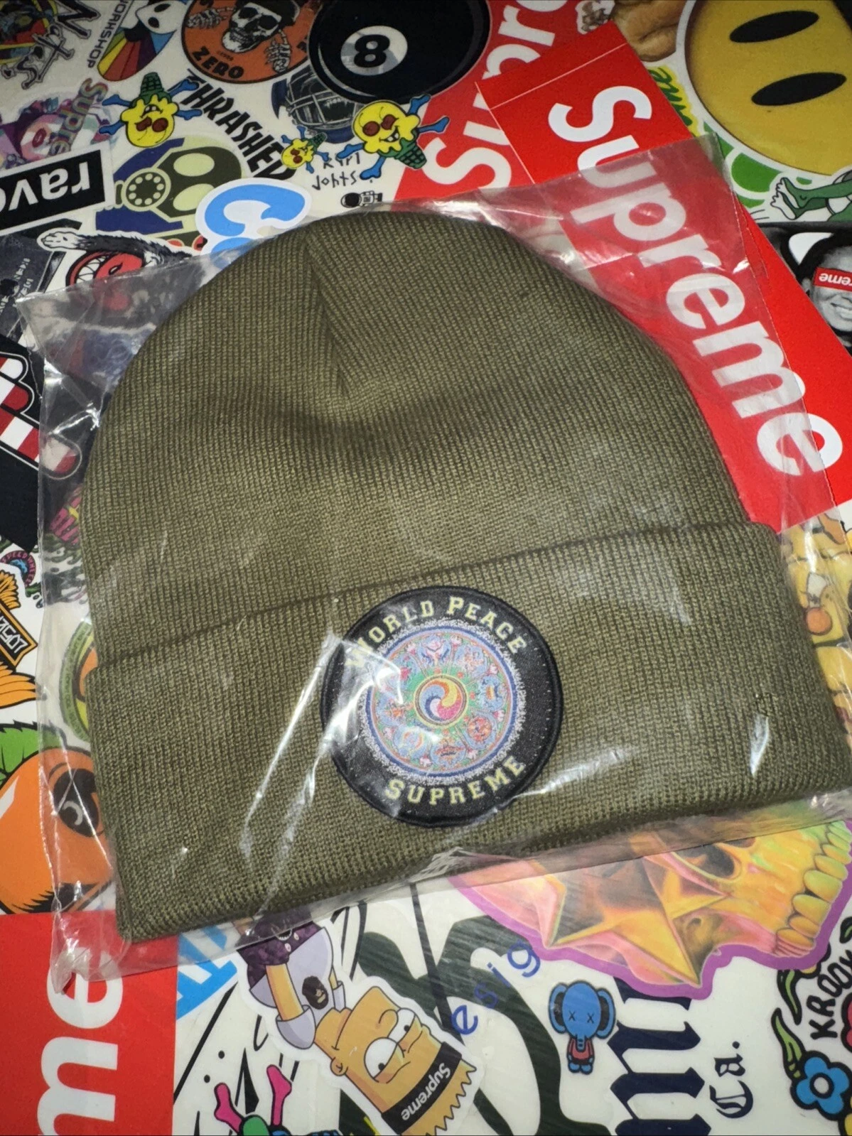 Bonnet olive Supreme World Peace FW20BN52