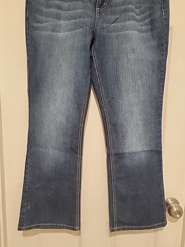 American Rag Cie Women's Jeans Size 13 S Blue Denim Curvy Boot Mid Rise - Picture 6 of 9