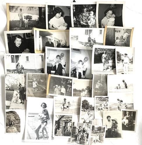 Lote De 30 Fotos De Colección De Niños, Bebés Y Familias Jugando Moda Años 20 - 60 - Imagen 1 de 5