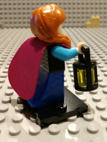 Genuine LEGO - 2 Disney Minifigs. Set# 71024 - *ANNA#10/ ELSA#9* "Frozen" -NEW- - Picture 7 of 11