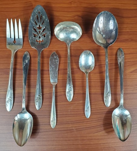 Oneida Community Tudor Silver Plate Queen Bess II Silverware 56 Piece Set - Picture 2 of 2