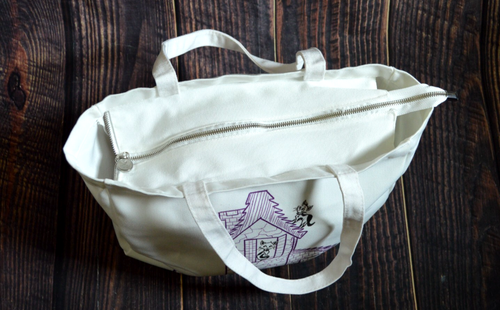 White Tote Bag with Cat Print Graphic Design - Picture 3 of 5