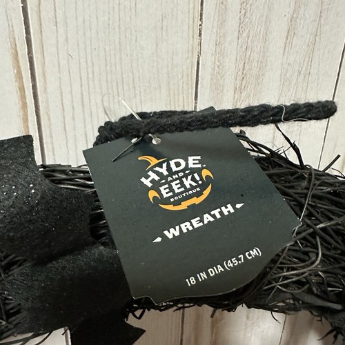 Hyde And Eek Boutique Halloween Wreath Black Bats Flowers With Candy Cane Lights - Bild 2 von 6