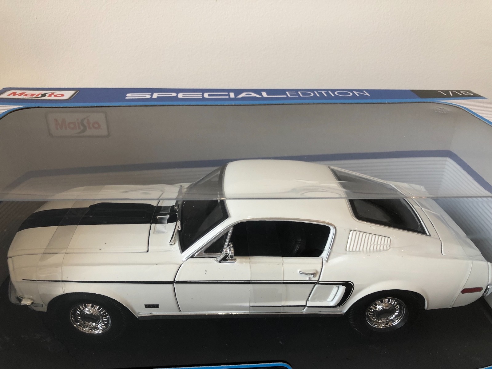 FORD MUSTANG GT COBRA 1968 blanco MAISTO 1 18 - NEUVE FORD FORD FORD MUSTANG GT COBRA 1968 blanco MAISTO 1 18 - NEUVE ad8a15