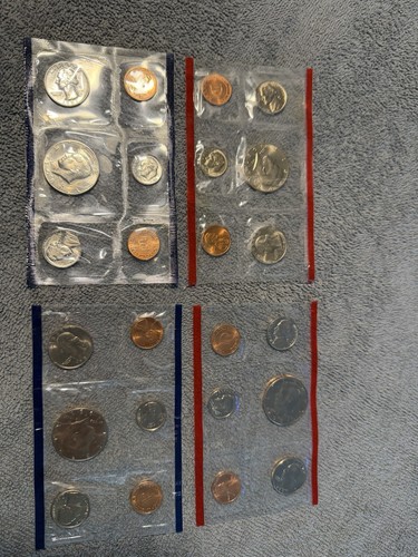 Lot of 4 – 1987 U.S. Mint Uncirculated Coin Sets (Philadelphia & Denver) - Picture 2 of 2