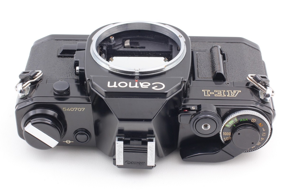 キヤノン AE-1 ブラック NEW FD 50mm f1.8《完動品》 Canon カメラ 一式 Canon AE-1 PROGRAM ブラック / NEW FD 50mm F1.8