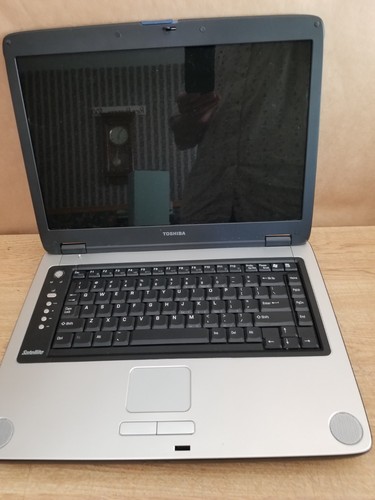 Toshiba Satellite A75-S125 laptop No HDD - Parts or Repair
