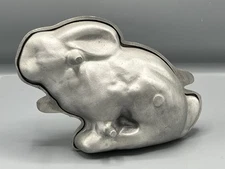 RARE MARTHA BY MAIL (STEWART) 2 PC CAST ALUMINUM 7" Bunny Rabbit  MOLD