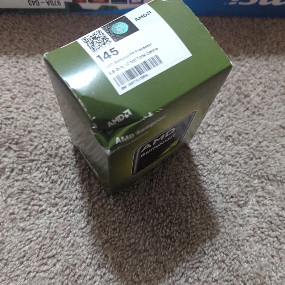 AMD Sempron 145 2.8 GHz (SDX145HBGMBOX) Processor - Image 2 of 4