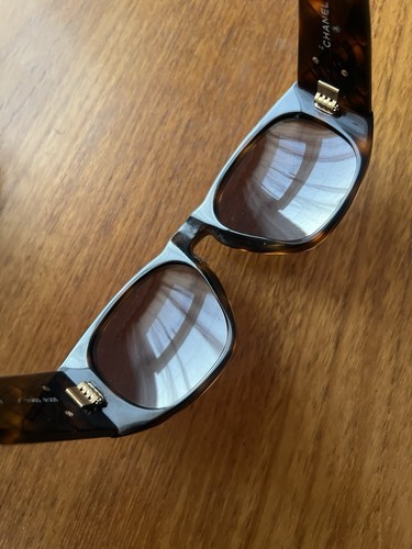 CHANEL Sunglasses - Picture 7 of 12