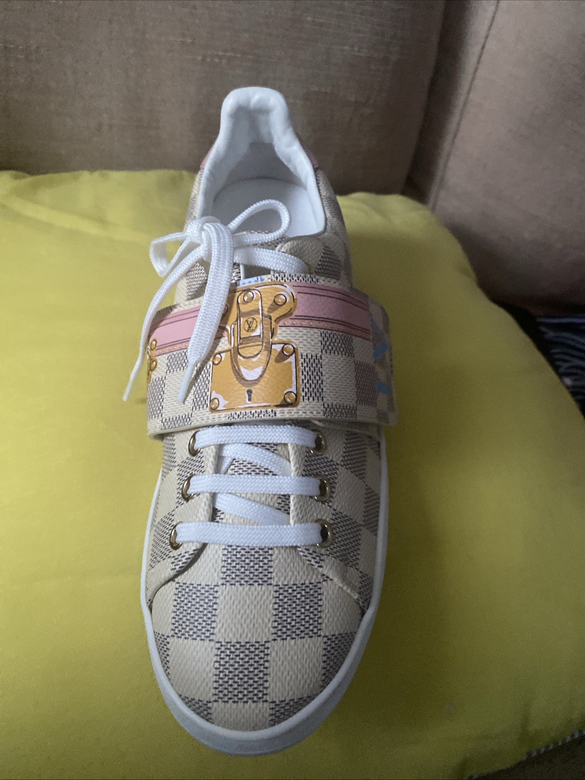 Picture 2 of 5