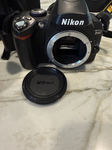 Nikon D40x Digital SLR Camera + 2 Lens 55-200 & 18-55 + Bag + Charger GREAT COND - Picture 3 of 12