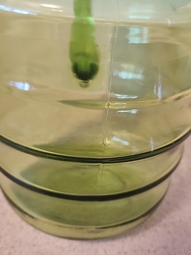 Brocca acqua/bevande modello anello impilato Saturno vetro verde vintage, vaso - Foto 6 di 9