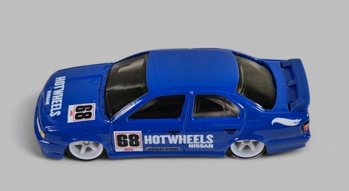 1994 NISSAN PRIMERA Diorama Collectible DieCast Model Car 1:64 Blue LOOSE - Picture 4 of 8