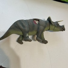 Kenner Jurassic Park - Triceratops with Head Ramming Attack Used!