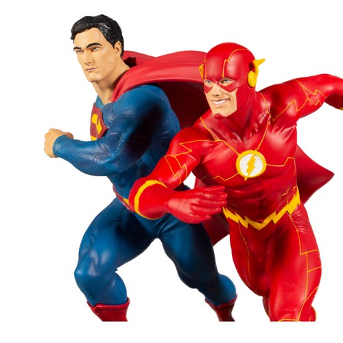 Superman vs The Flash DC Battle Resin Statue - Picture 6 of 8