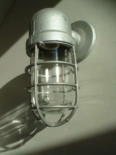 ONE NOS Crouse-Hinds 100 watt Explosion Wall Sconce Porch Vtg Industrial Light + - Picture 5 of 12