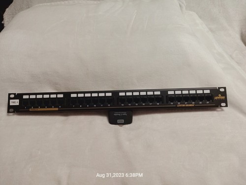 Panel de conexión Leviton Telcom Gigamax 5G484-B24 24 puertos 19" Cat5e - Imagen 3 de 5