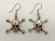 Skull & Crossbones Earrings JPI 2002 Silver Tone Pierced Fashion Costume Jewelry