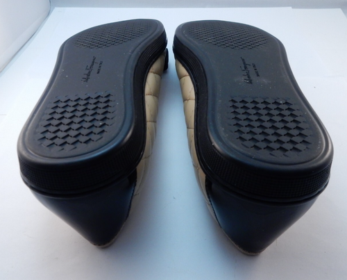 Salvatore Ferragamo ITALY Beige Quilted Black Patent Bow Flat Shoes Size 5 M - Picture 10 of 12