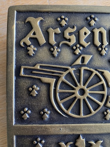 Arsenal FC 3.5kg Concrete Coated Badge Emblem Coat Of Arms 29 X 20 X 3.5 Cm - Picture 9 of 12