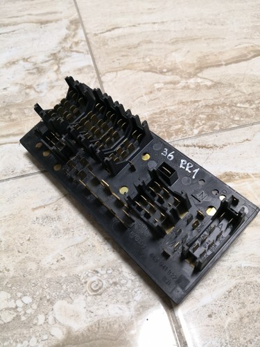Audi 80 1988/Fuse Box Control unit/443941822B - Picture 6 of 6
