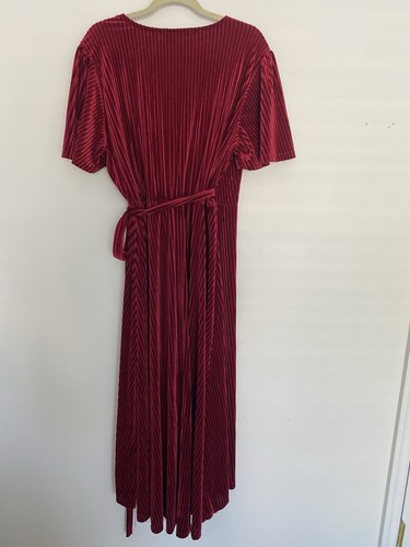 NWT Plus Wrap Dress 1XL Red Velvet Ribbed High Low Hem Holiday Christmas Party - Picture 5 of 6