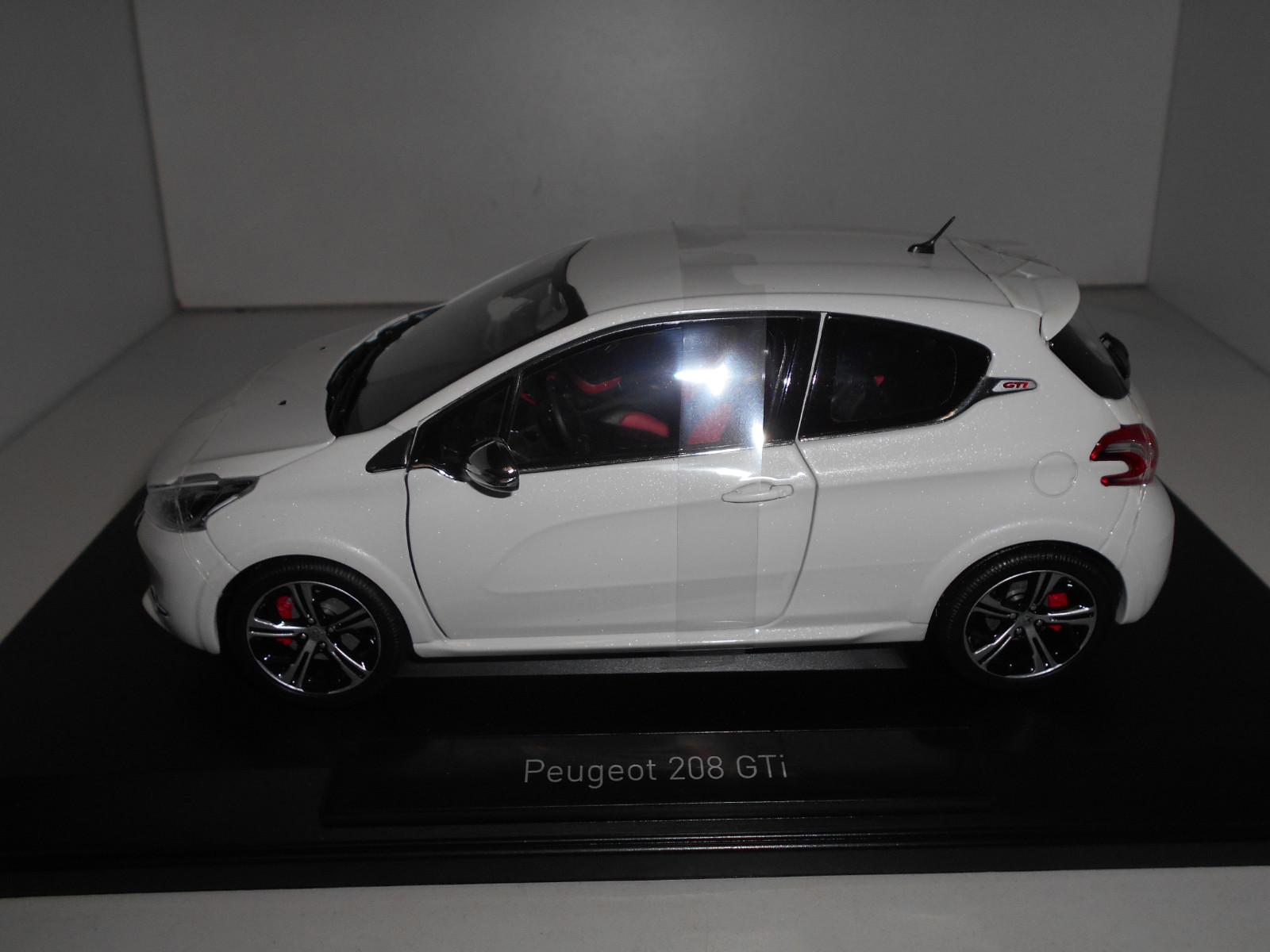 PEUGEOT 208 GTi 2013 2013 2013 blanco NOREV 1 18 a7c243 PEUGEOT 208 GTi 2013 2013 2013 blanco NOREV 1 18 a7c243