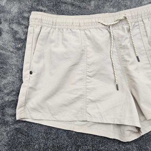 VUORI Sunwashed Shorts womens XL 2.5" inseam active color Suede VW369 NEW - Picture 3 of 11