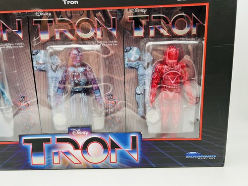 Diamond Select Toys San Diego Comic Con Tron Deluxe Action Figure 3 Pack NEW - Picture 3 of 11