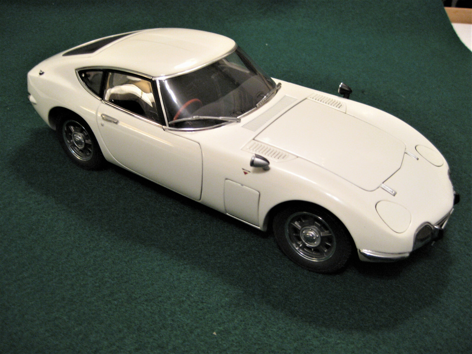 autoart toyota 2000gt