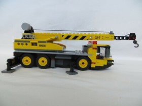 LEGO 60026 Town Square City Bike Shop Pizza Crane Construction 2013 COMPLETE Box