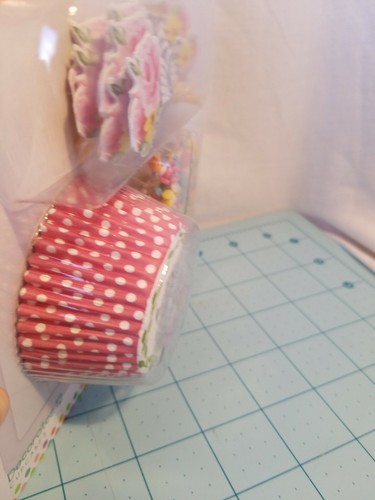 Brand Castle - Set of 2 New "Spring" Themed Cupcake Decor Kits - Free Shipping - Picture 8 of 11