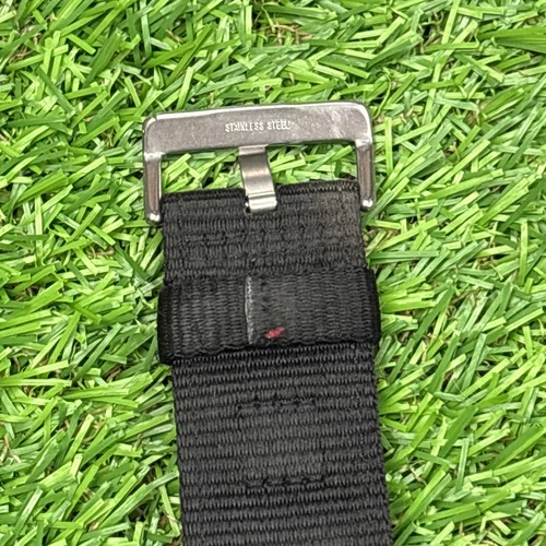 Nixon The Small Scout Damenuhr schwarz Nylon Bund Armband Quarz Analog 28 mm 7" - Bild 4 von 8