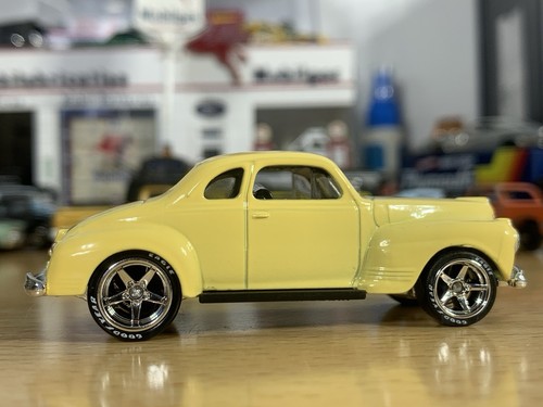 Matchbox 1941 Plymouth Coupe Yellow with Custom Wheel Swap - Picture 3 of 14