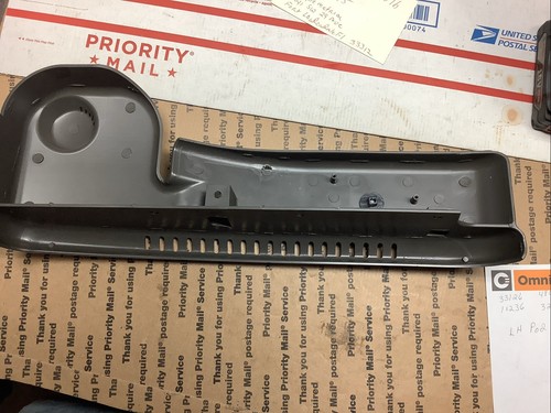 DMS SA17685 LH Pod Kit Taupe Freightliner/ Daimler - Picture 2 of 6
