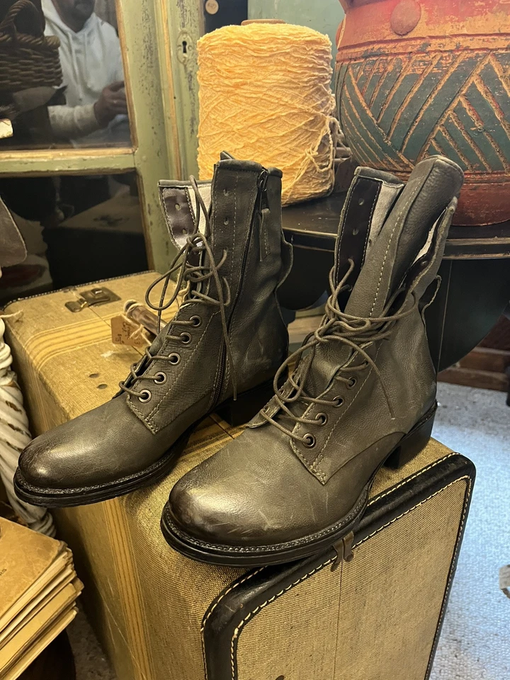 Botas caras miz mooz usadas un par de veces el color es verde EU 37 US 6.5�� Foto 2 de 4