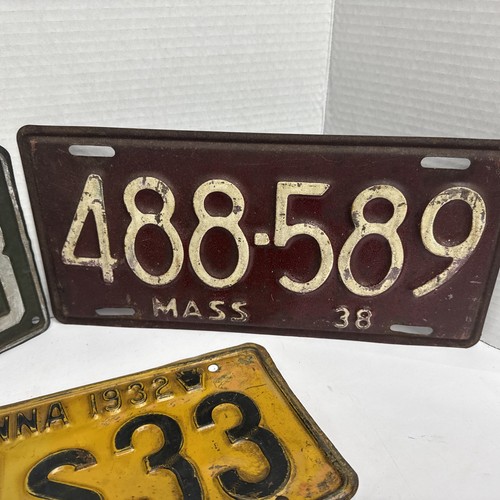 Vintage 1932 Penna, 1935 MO, 1935 N.J. & 1938 Mass License Plates - Picture 5 of 6
