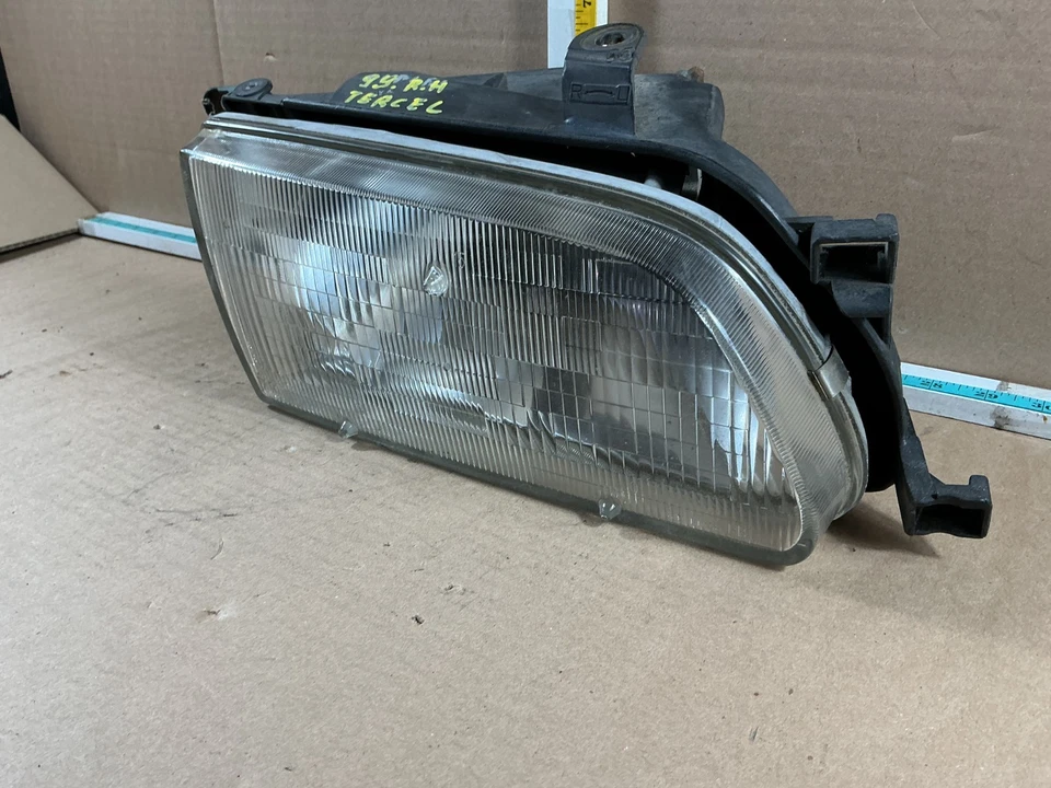 1998 - 1999 年丰田 Tercel 右前乘客侧车头灯 原始设备制造商 — 第 2/4 张图片